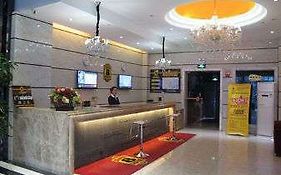 Super 8 Hotel Urumqi Renmin Dian Ying Yuan